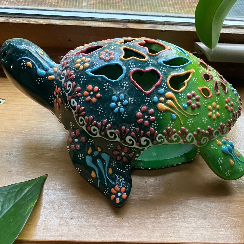 Colorful Ceramic Turtle candle holder - Picture 3 of 9